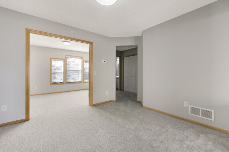 Building Photo - 5030 Fountain Lane N