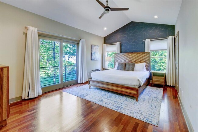 Building Photo - 602 W N Loop Blvd