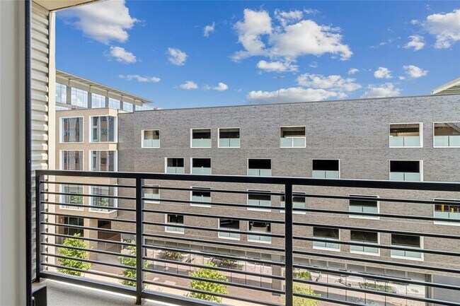 Building Photo - 1701 Simond Ave Ave