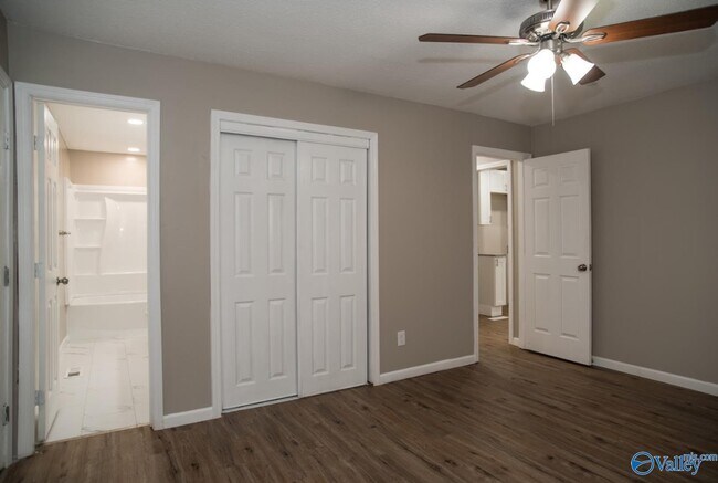 Building Photo - 1275 Gravel Ridge Rd