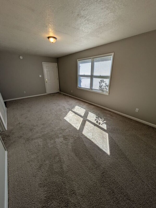 Building Photo - 1BD/1BA First Floor Unit at Westmont Apartments in Hickory, NC!