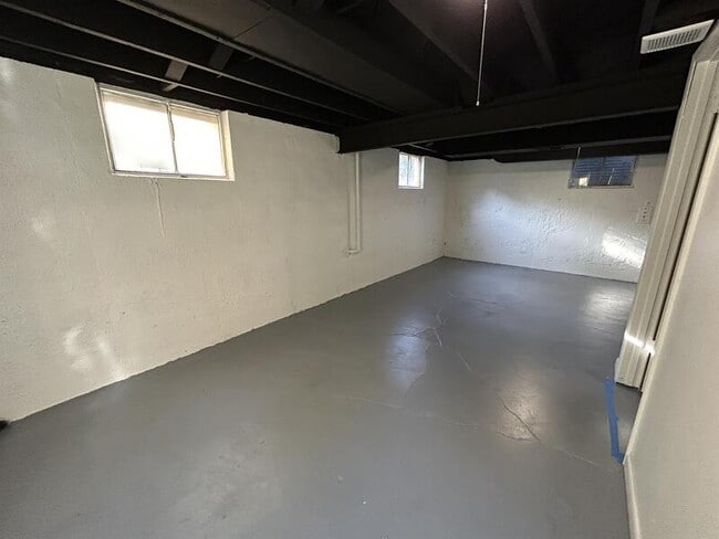 Building Photo - 6321 W 57th Terrace