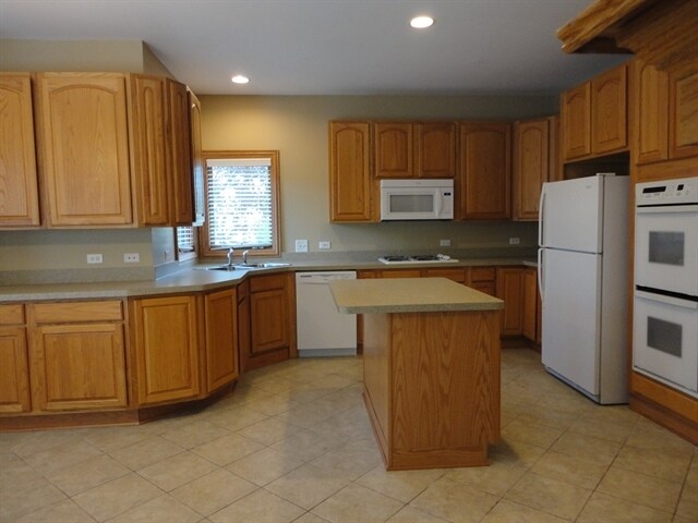 Building Photo - 25002 W Nicklaus Way