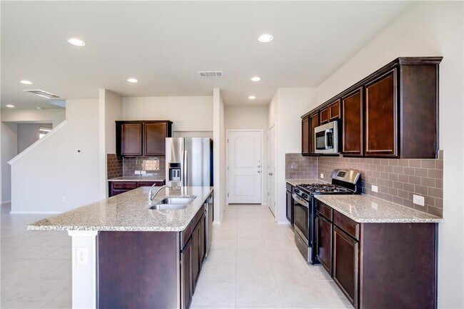 Building Photo - 226 Trailside Ln