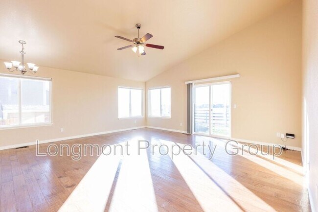 Building Photo - 2650 Bridle Dr