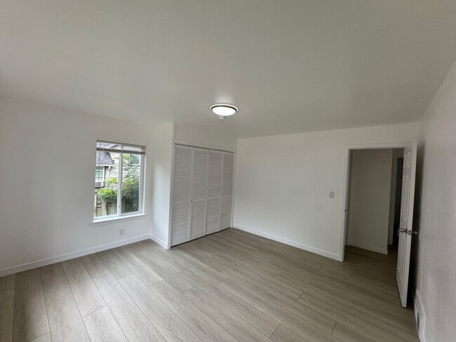 Building Photo - Newly renovated 4 bed 1 bath home in Burien