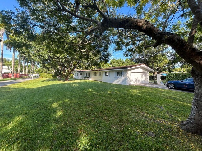 Building Photo - 7790 SW 127th St