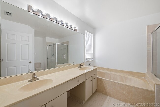 Building Photo - 8021 Stirrup Cay Ct