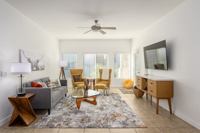 Building Photo - 5450 E Deer Valley Dr