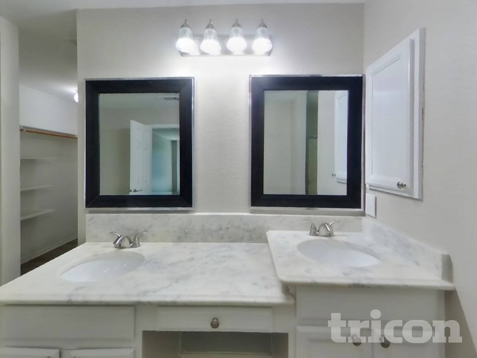 Building Photo - 220 Flatwood Dr