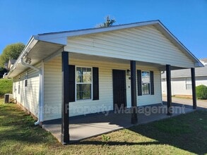 Building Photo - 158 S Forest St