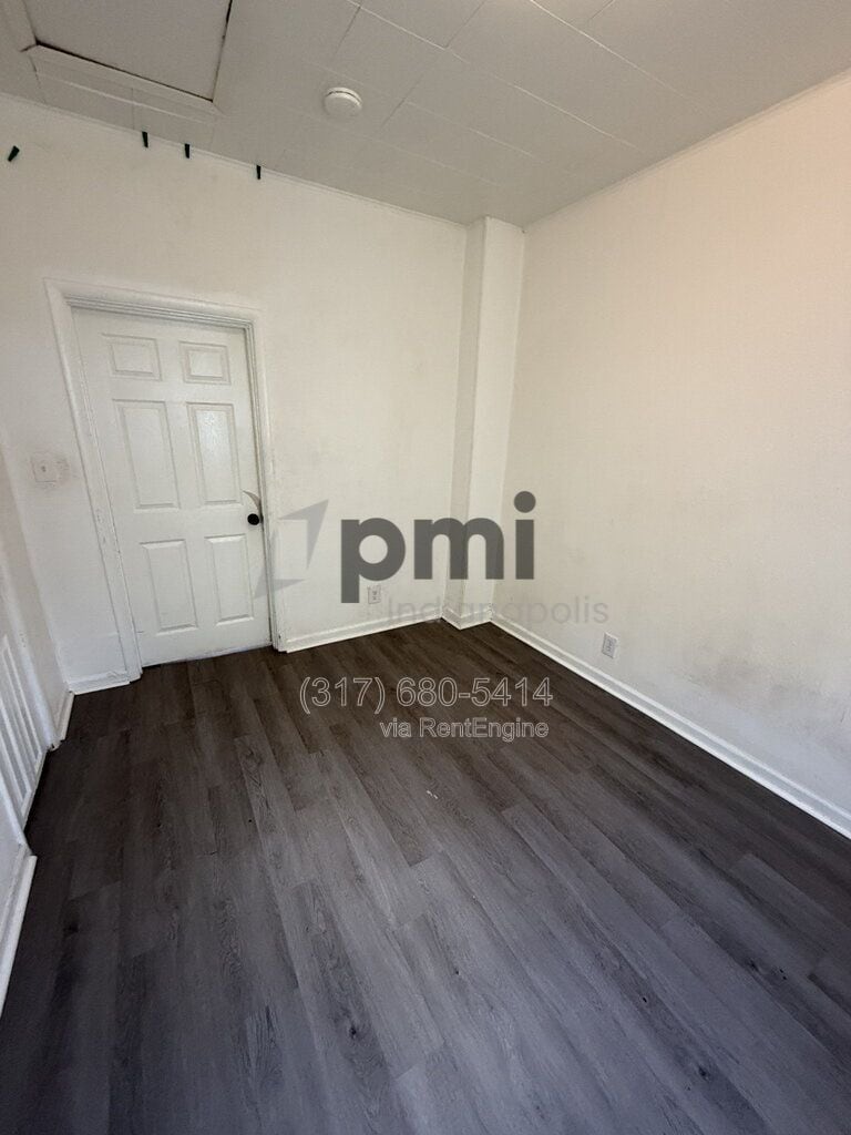 Building Photo - 1308 W 4th St