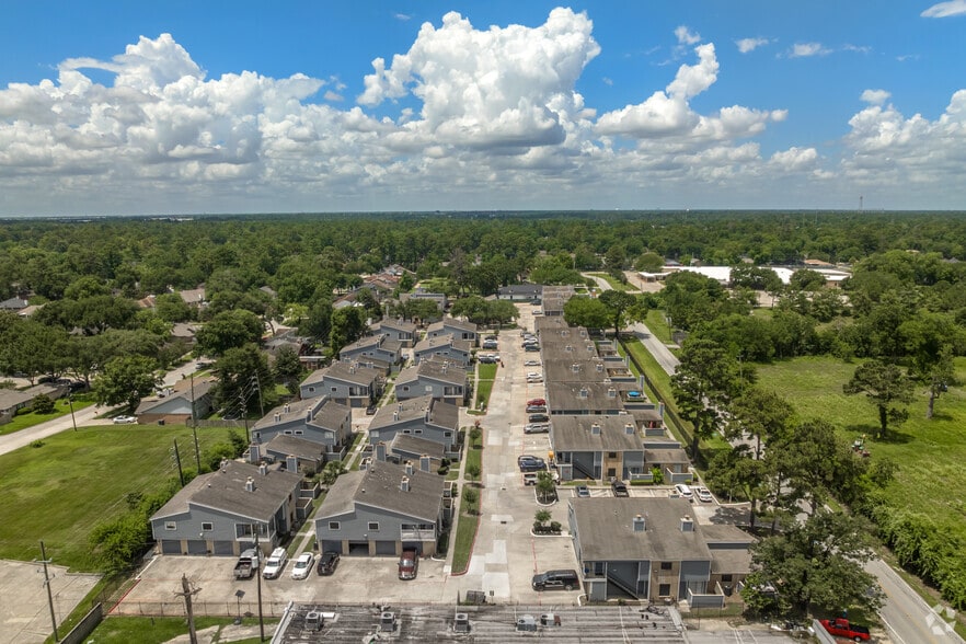Context and Perspective - Trailing Vine Apartments
