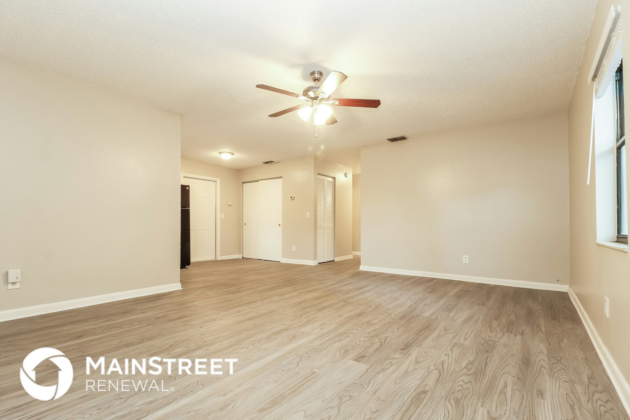 Building Photo - 672 28th Ave S