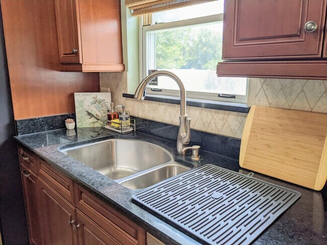 Building Photo - 6206 Carranza Dr