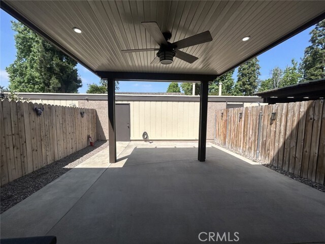 Building Photo - 714 Briarwood Ln