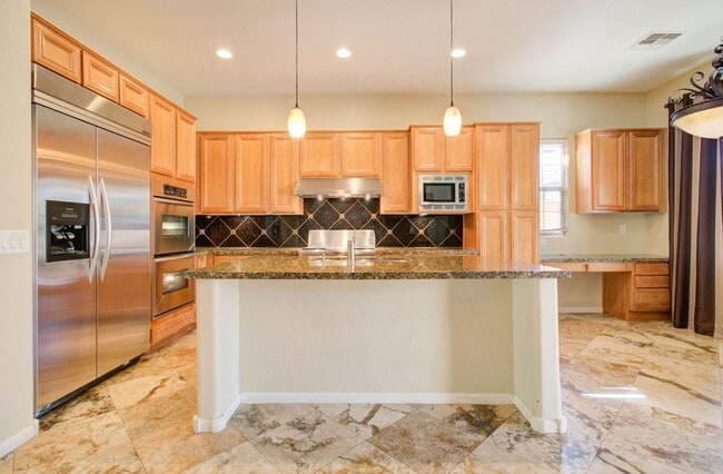 Building Photo - 9427 E Trailside View