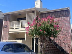 Building Photo - 2121 El Paseo St