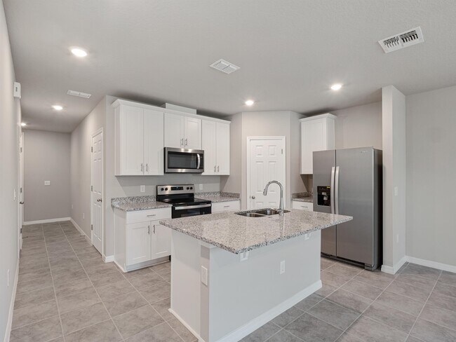 Building Photo - 658 Legacy Lp