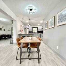 Building Photo - 1213 Corbett Ln