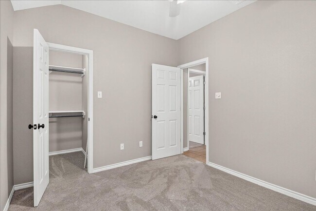 Building Photo - 5114 Spring Brook Dr