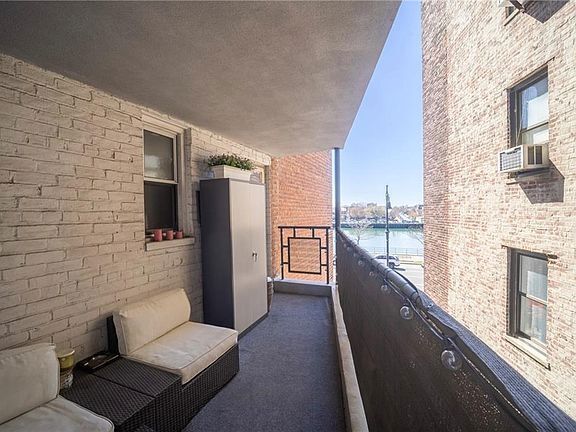 Building Photo - 1625 Emmons Ave