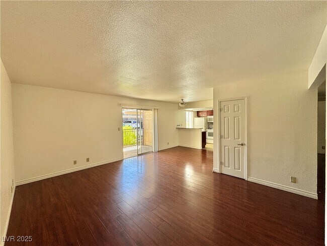 Building Photo - 5422 River Glen Dr