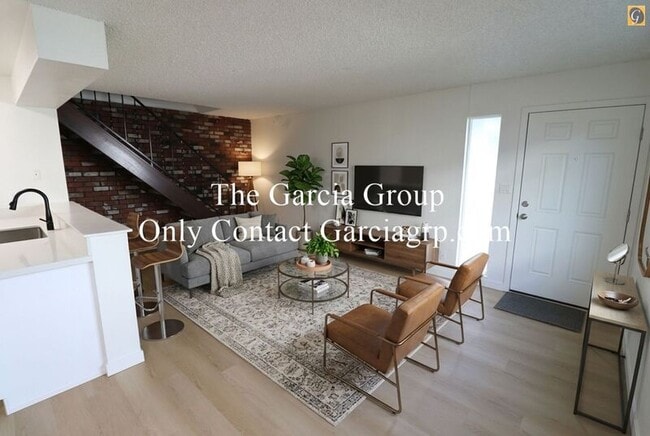 Building Photo - 1488 NE Paropa Ct