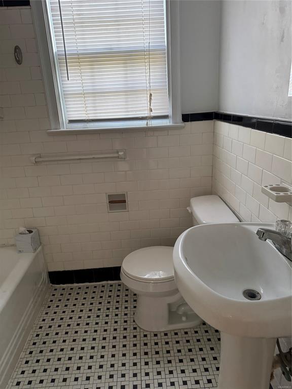 Building Photo - 2024 Ridge Ave