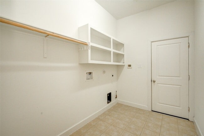 Building Photo - 18907 Manor Spring Ct