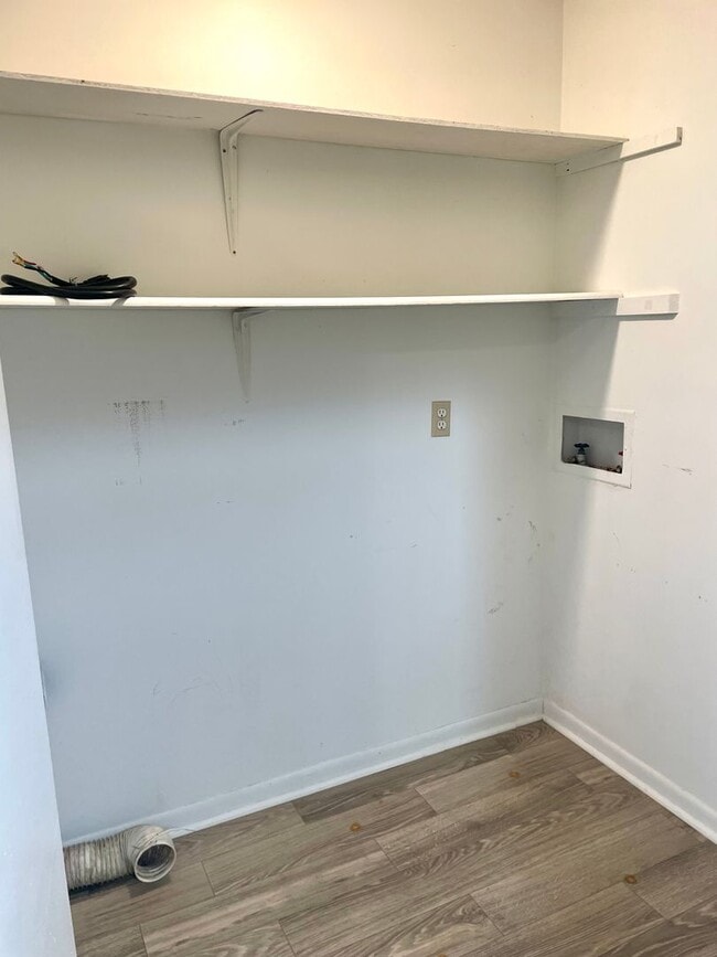 Building Photo - ****COMING SOON**** 2 Bedroom, 1.5 Bath in...