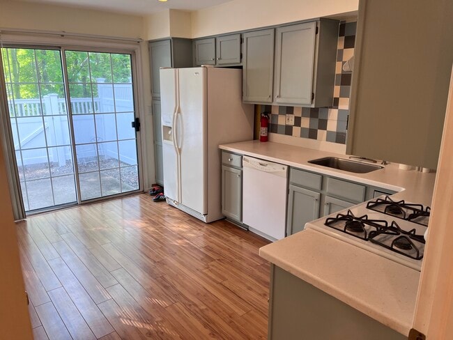 Building Photo - 808 Pebble Creek Ct