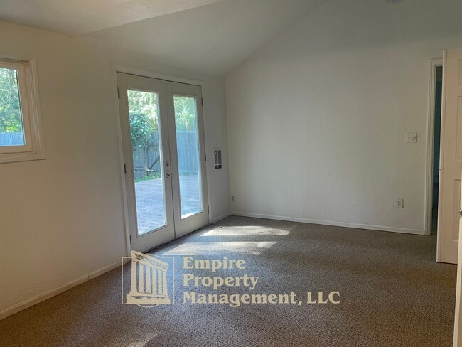 Building Photo - 87948 8th St