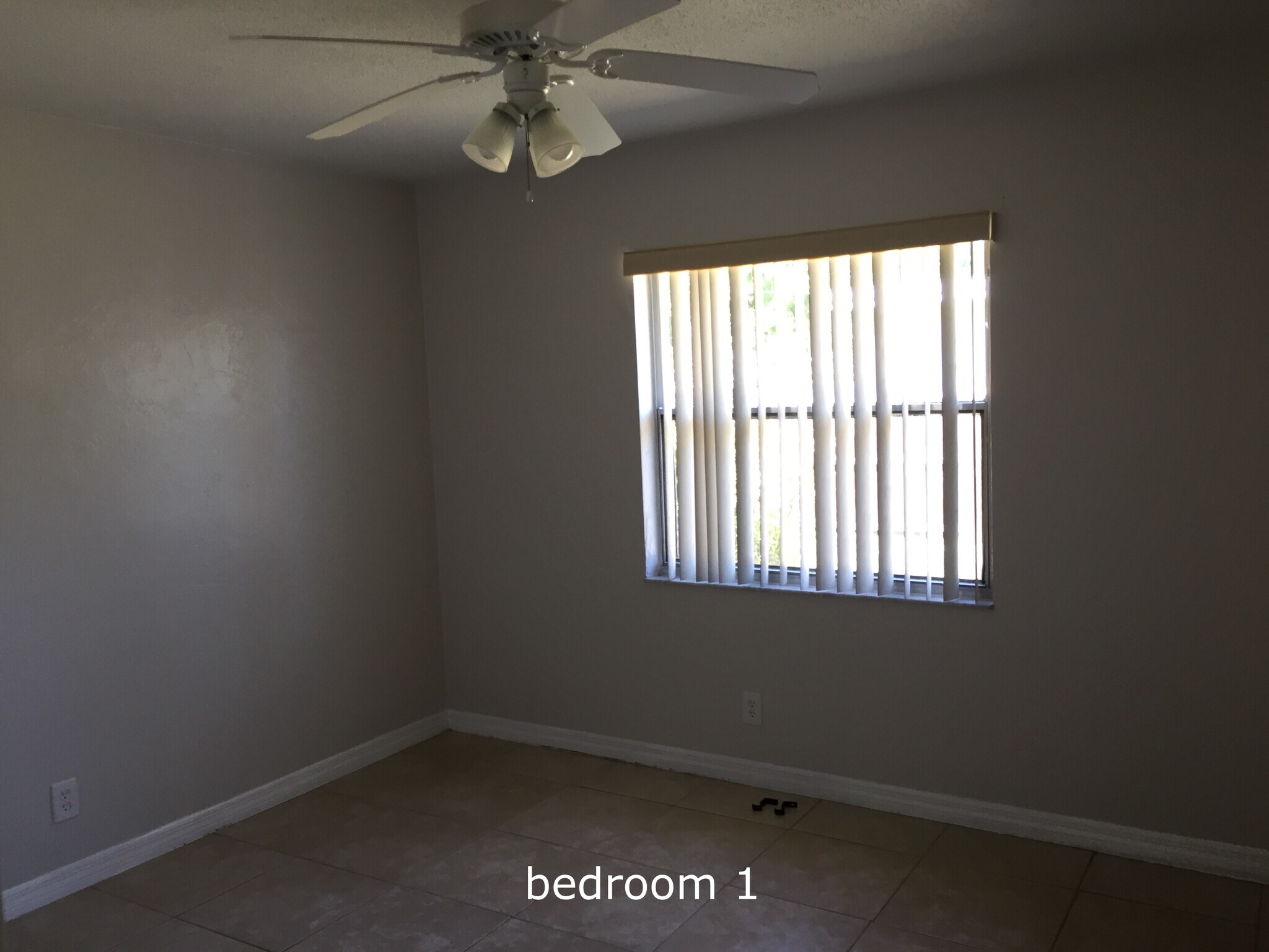 Building Photo - 415 Fox Pl