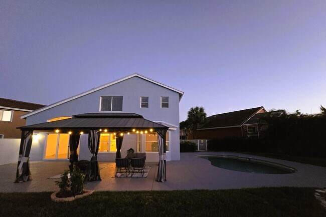 Building Photo - 8225 Pelican Harbour Dr
