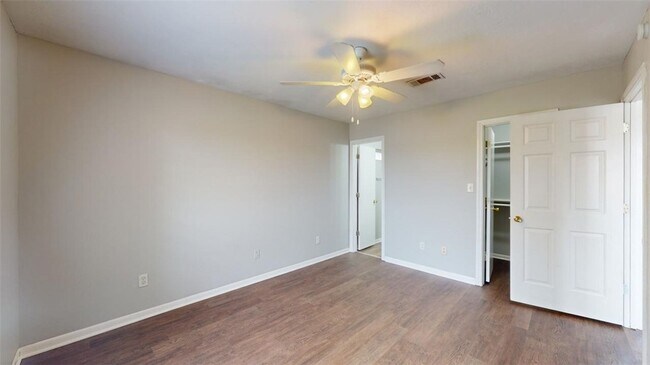 Building Photo - 1507 Hollow Hill Dr