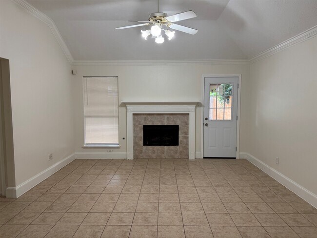 Building Photo - 21111 Woodland Green Dr