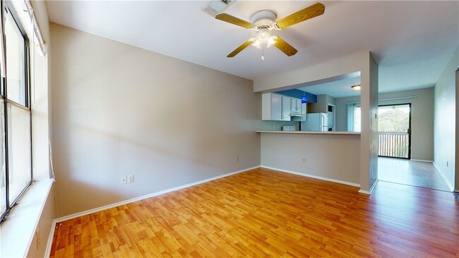 Building Photo - 307 Manuel Dr