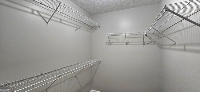 Building Photo - 610 James Ridge Dr