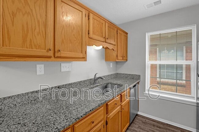 Building Photo - 870 Barrington Woods Cove