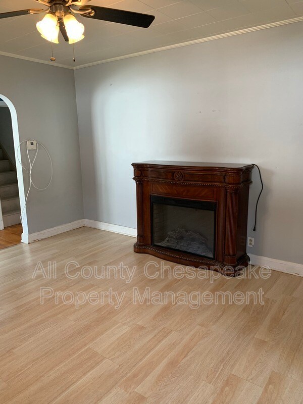 Building Photo - 5825 Westwood Ave