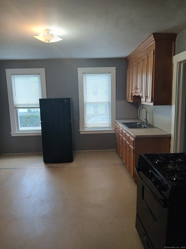 Building Photo - 50 Newington Ave