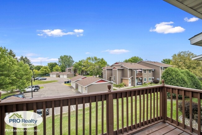Building Photo - 2 Bedroom Townhome In Eagan