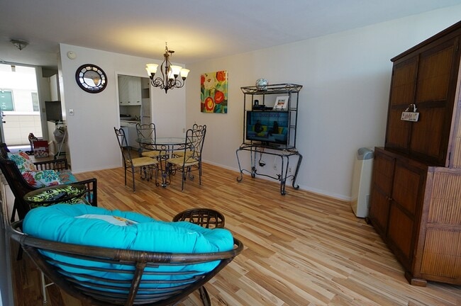 DINING AREA - 1624 Kanunu St