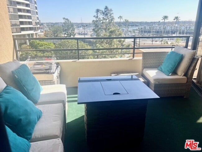 Building Photo - 4314 Marina City Dr