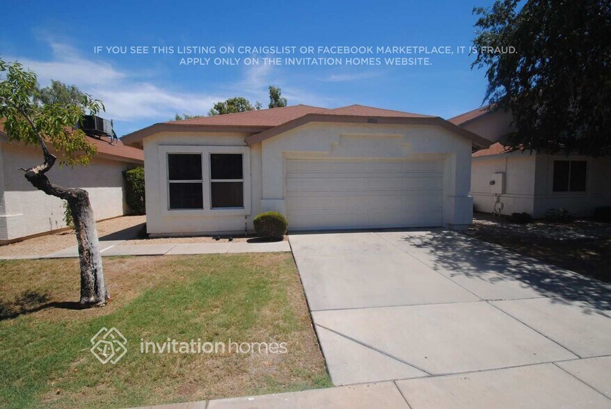Primary Photo - 10019 W Montecito Ave