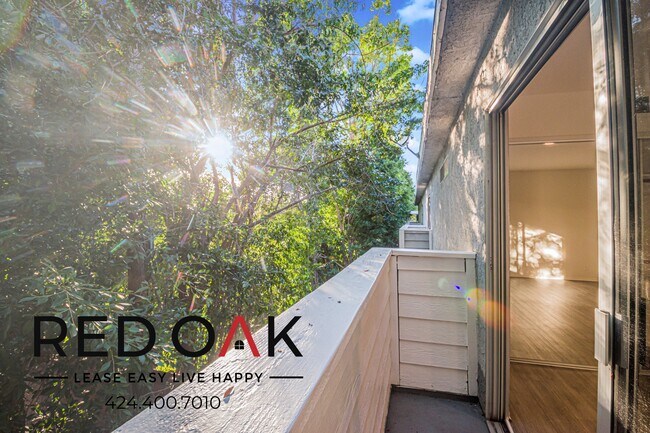 Building Photo - 13444 Moorpark St