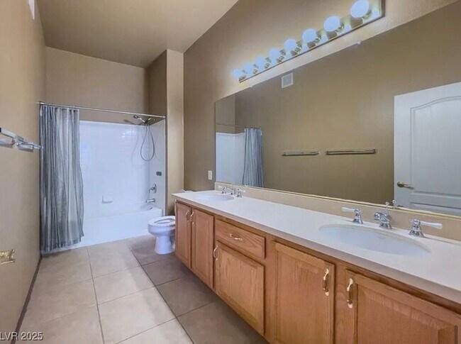 Building Photo - Ground floor condo in Green Valley Ranch area