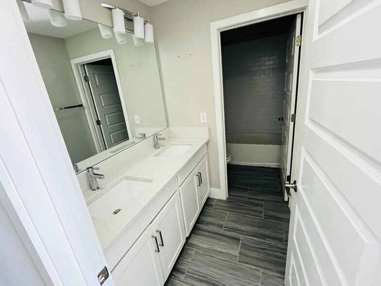 Building Photo - 4208 Cadence Loop