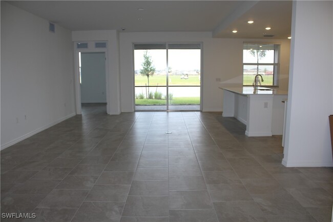 Building Photo - 5661 Melbourne Ct